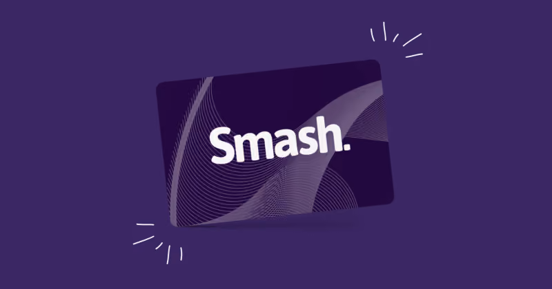 Cartão digital roxo escuro com a marca Smash em branco, inclinado sobre fundo roxo com traços que sugerem brilho